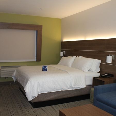 Holiday Inn Express & Suites - Tulare By Ihg Luaran gambar