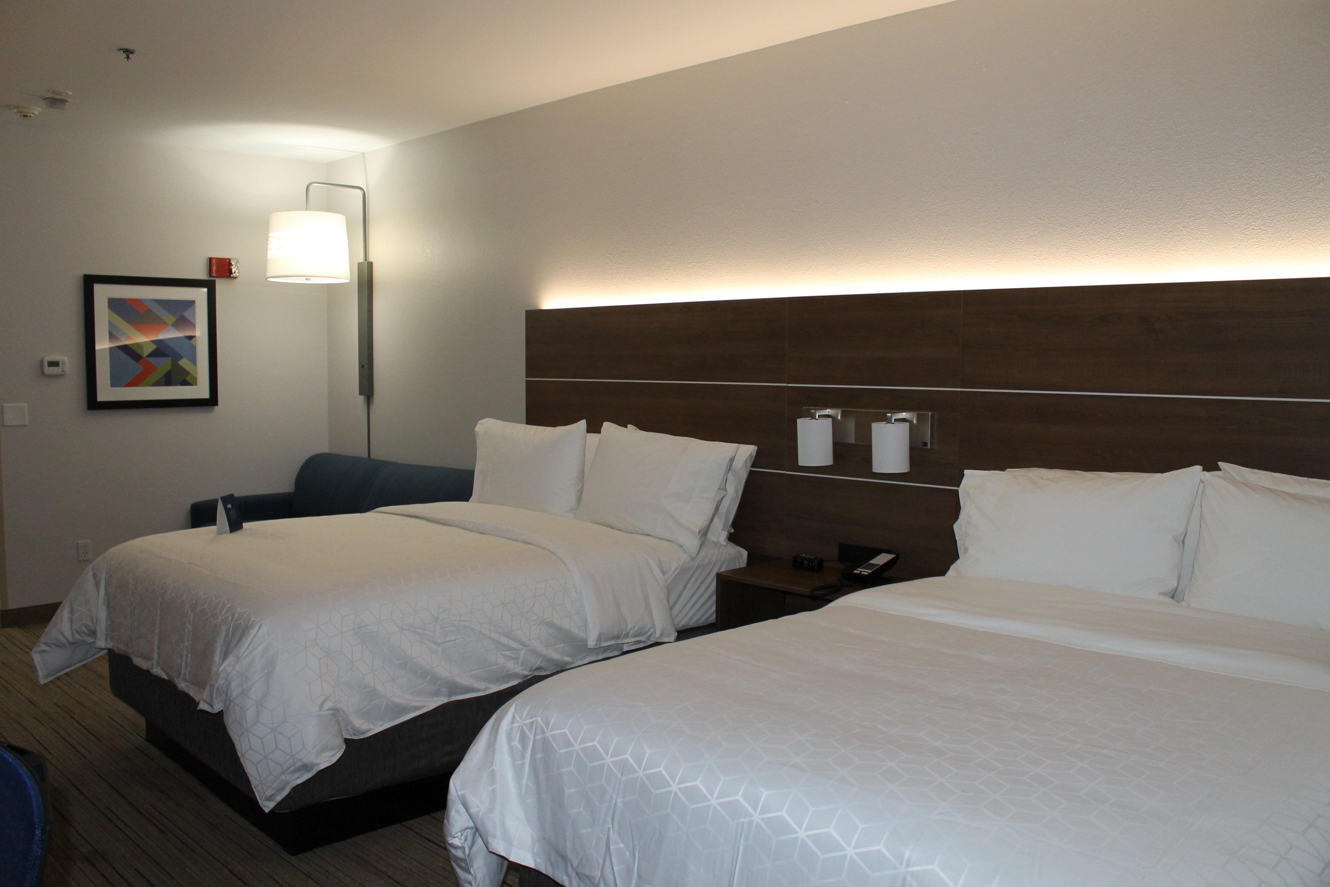 Holiday Inn Express & Suites - Tulare By Ihg Luaran gambar