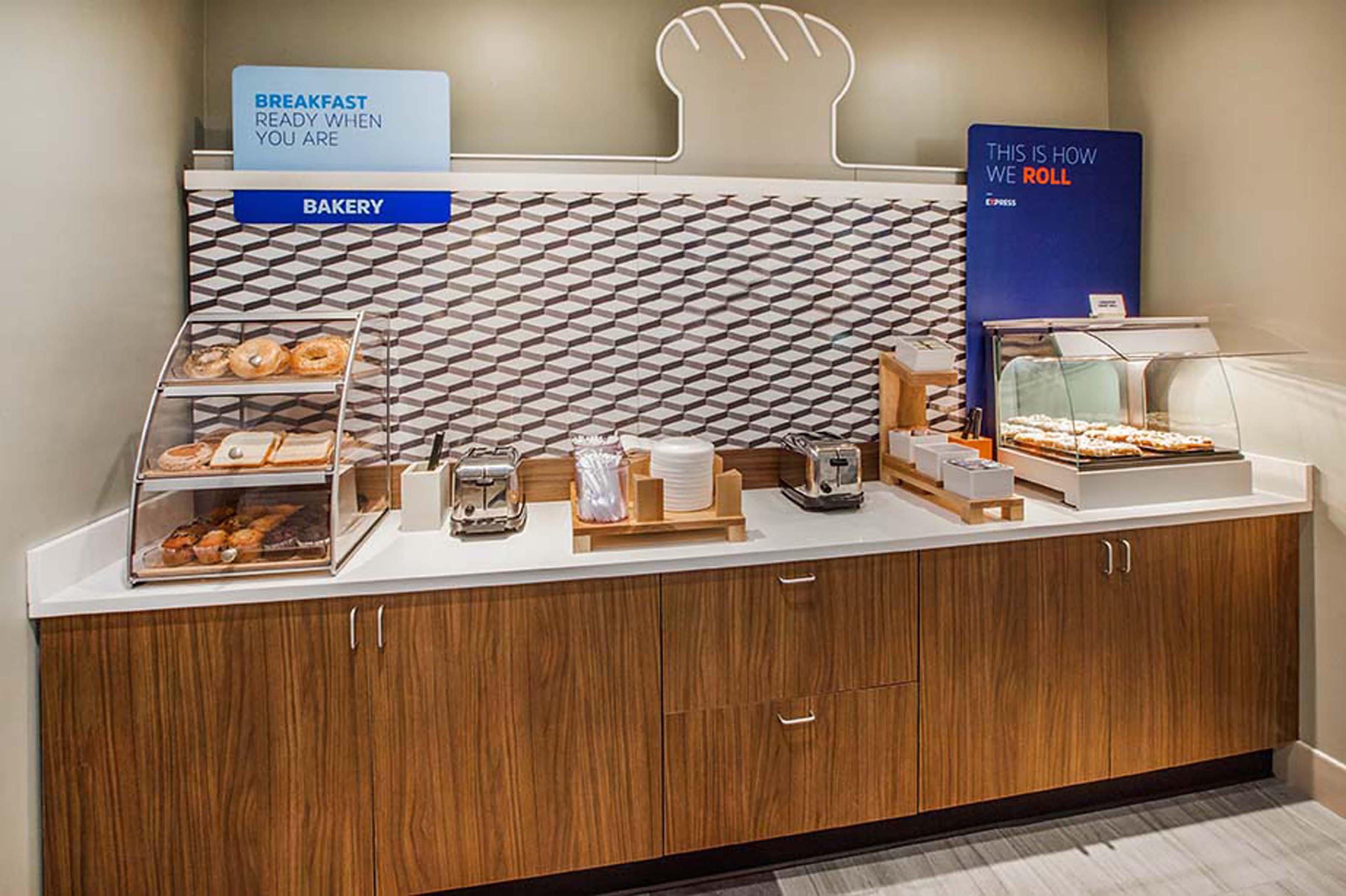Holiday Inn Express & Suites - Tulare By Ihg Luaran gambar