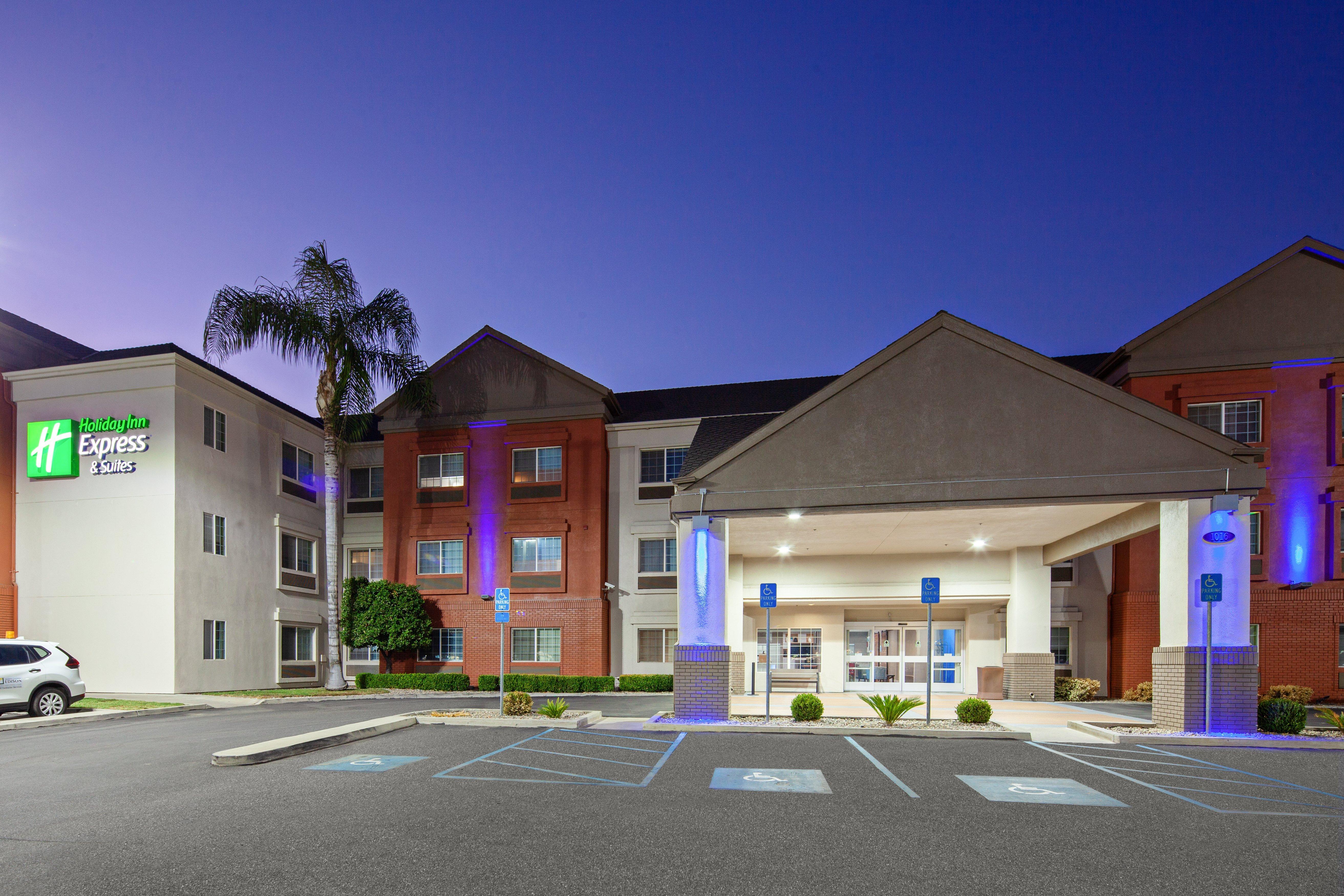 Holiday Inn Express & Suites - Tulare By Ihg Luaran gambar